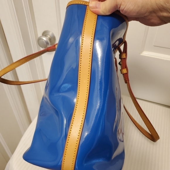 Dooney & Bourke Blue Large Shopper's Tote, colorful, shiny, Versatile - Picture 7 of 12